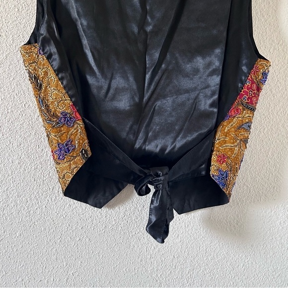 Tan-Chho VTG Women’s Beaded Vest Fits Up to Large Mustard Blue Red Bird Floral - Picture 8 of 11